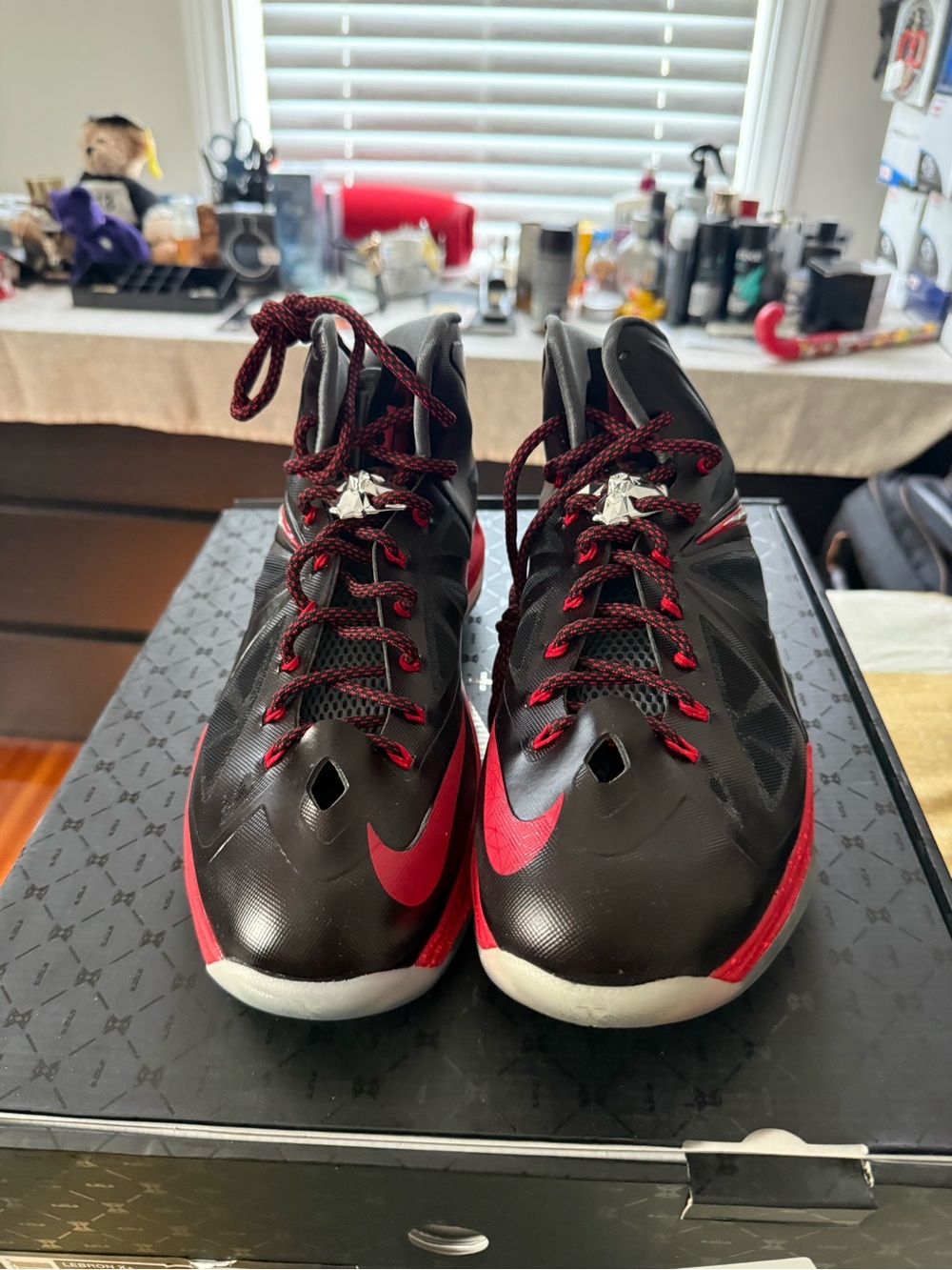 Nike LeBron X+ Men’s Black & Red Basketball Shoes Size 11t
